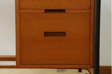 和製ヴィンテージ　天童木工(Tendo)　名作!!　洗練されたデザインがお洒落!!北欧スタイルにおすすめのチーク材製デスク　(R-082142)