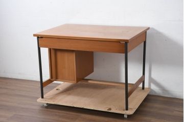 和製ビンテージ　天童木工(Tendo)　名作!!　洗練されたデザインがお洒落!!北欧スタイルにおすすめのチーク材製デスク(机、片袖机、ワークデスク、在宅用、在宅ワーク用、ヴィンテージ)(R-082142)