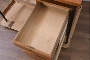 和製ビンテージ　天童木工(Tendo)　名作!!　洗練されたデザインがお洒落!!北欧スタイルにおすすめのチーク材製デスク(机、片袖机、ワークデスク、在宅用、在宅ワーク用、ヴィンテージ)(R-082142)