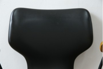 和製ビンテージ　美品　剣持勇デザイン　天童木工　カブトチェア　ヴィンテージスタイルのお部屋作りに活躍する男前なデスクチェア　(R-082143)