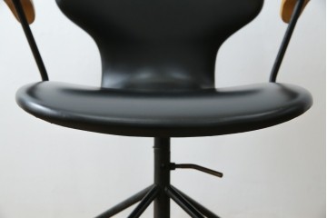 和製ビンテージ　美品　剣持勇デザイン　天童木工　カブトチェア　ヴィンテージスタイルのお部屋作りに活躍する男前なデスクチェア　(R-082143)