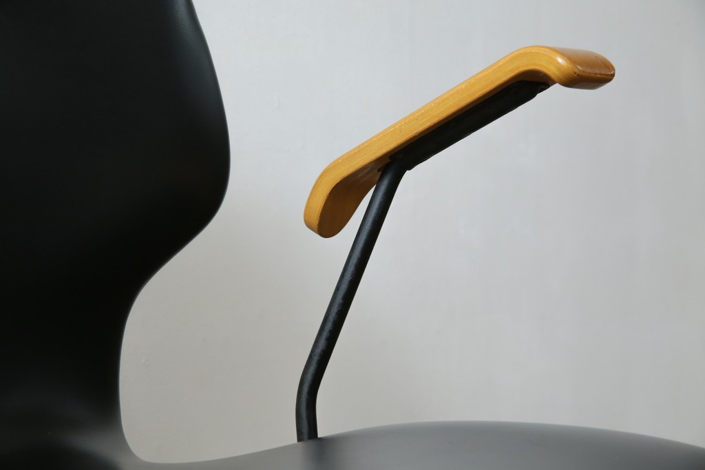 和製ビンテージ　美品　剣持勇デザイン　天童木工　カブトチェア　ヴィンテージスタイルのお部屋作りに活躍する男前なデスクチェア　(R-082143)