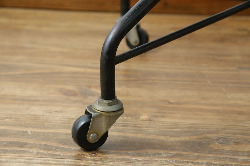 和製ビンテージ　美品　剣持勇デザイン　天童木工　カブトチェア　ヴィンテージスタイルのお部屋作りに活躍する男前なデスクチェア　(R-082143)