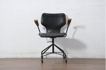和製ビンテージ　美品　剣持勇デザイン　天童木工　カブトチェア　ヴィンテージスタイルのお部屋作りに活躍する男前なデスクチェア(キャスターチェア、椅子、イス、回転チェア、アームチェア)(R-082143)