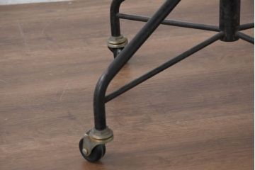 和製ビンテージ　美品　剣持勇デザイン　天童木工　カブトチェア　ヴィンテージスタイルのお部屋作りに活躍する男前なデスクチェア(キャスターチェア、椅子、イス、回転チェア、アームチェア)(R-082143)
