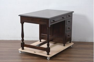 中古　松本民芸家具　T型片袖机　美しい木目とクラシカルな佇まいが魅力的なデスク(机、ワークデスク、在宅用、在宅ワーク用)(定価約42万円)(R-082144)