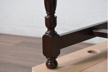 中古　松本民芸家具　T型片袖机　美しい木目とクラシカルな佇まいが魅力的なデスク(机、ワークデスク、在宅用、在宅ワーク用)(定価約42万円)(R-082144)
