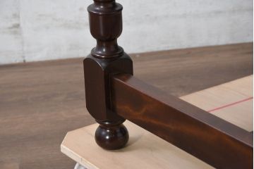中古　松本民芸家具　T型片袖机　美しい木目とクラシカルな佇まいが魅力的なデスク(机、ワークデスク、在宅用、在宅ワーク用)(定価約42万円)(R-082144)