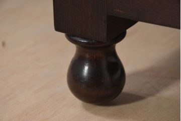 中古　松本民芸家具　T型片袖机　美しい木目とクラシカルな佇まいが魅力的なデスク(机、ワークデスク、在宅用、在宅ワーク用)(定価約42万円)(R-082144)