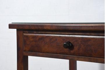中古　美品　樺(カバ)材　国産　職人手造り　民芸家具　可愛らしいデザインが魅力のガラス天板付き片袖机(片袖デスク、ワークデスク、在宅用、在宅ワーク用、ガラストップ)(R-082145)