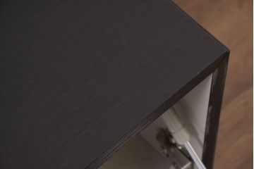 中古　美品　BoConcept(ボーコンセプト)　スタイリッシュなデザインがかっこいいTVボード(テレビボード、テレビ台、リビングボード、収納棚、戸棚、ローボード)(定価約21万円)(R-082148)