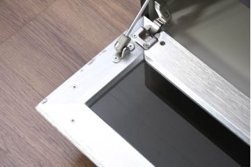 中古　美品　BoConcept(ボーコンセプト)　スタイリッシュなデザインがかっこいいTVボード(テレビボード、テレビ台、リビングボード、収納棚、戸棚、ローボード)(定価約21万円)(R-082148)