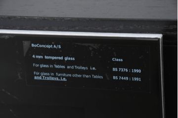 中古　美品　BoConcept(ボーコンセプト)　スタイリッシュなデザインがかっこいいTVボード(テレビボード、テレビ台、リビングボード、収納棚、戸棚、ローボード)(定価約21万円)(R-082148)