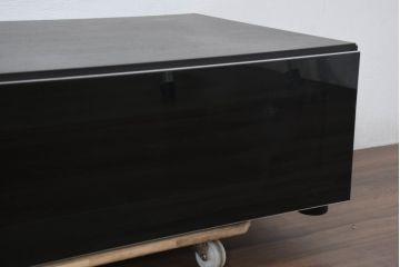 中古　美品　BoConcept(ボーコンセプト)　スタイリッシュなデザインがかっこいいTVボード(テレビボード、テレビ台、リビングボード、収納棚、戸棚、ローボード)(定価約21万円)(R-082148)