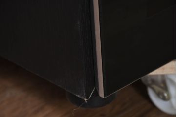 中古　美品　BoConcept(ボーコンセプト)　スタイリッシュなデザインがかっこいいTVボード(テレビボード、テレビ台、リビングボード、収納棚、戸棚、ローボード)(定価約21万円)(R-082148)