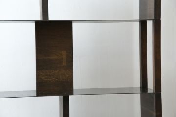中古　ベトナム　家具ブランド　スクエアルーツ(SQUARE ROOTS)　タマ(TAMA)　フレンチオーク　アイアン　スチール棚板　魅力的なディスプレイ空間を演出するブックシェルフ(本棚、オープンラック、飾り棚、陳列棚、書棚)(定価約30万円)(R-082149)