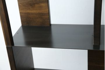 中古　ベトナム　家具ブランド　スクエアルーツ(SQUARE ROOTS)　タマ(TAMA)　フレンチオーク　アイアン　スチール棚板　魅力的なディスプレイ空間を演出するブックシェルフ(本棚、オープンラック、飾り棚、陳列棚、書棚)(定価約30万円)(R-082149)