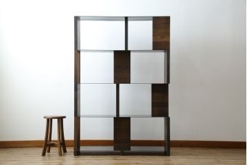 中古　ベトナム　家具ブランド　スクエアルーツ(SQUARE ROOTS)　タマ(TAMA)　フレンチオーク　アイアン　スチール棚板　魅力的なディスプレイ空間を演出するブックシェルフ(本棚、オープンラック、飾り棚、陳列棚、書棚)(定価約30万円)(R-082149)
