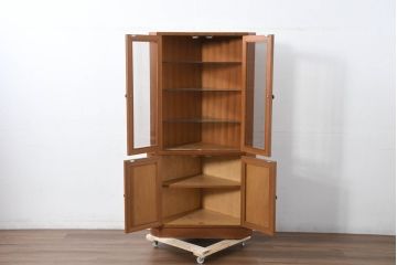 和製ビンテージ　チーク材　お部屋の角を有効利用できるシンプルなコーナーキャビネット(コーナーラック、飾り棚、収納棚、戸棚、カップボード、ヴィンテージ)(R-082155)