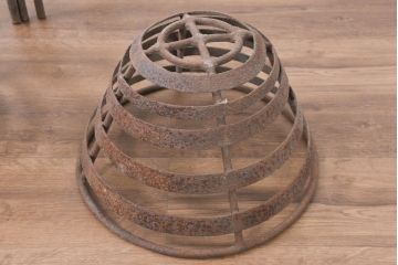 【簡易リペア限定品】　和製アンティーク　希少　屋外演出に最適な鉄製の篝火スタンド1対　(R-082158)