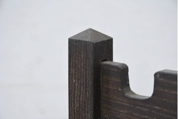 和製アンティーク　槐(えんじゅ)材　折り畳み　繊細で美しい透かし彫りの掛け軸掛け(掛け軸スタンド、刀掛け、刀置き、刀掛台、ディスプレイ)(R-082161)