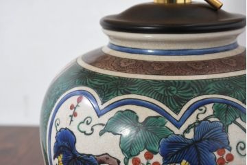 中古　高級品!!　高島屋デパート購入　九谷焼　鮮やかな色使いの花鳥図が美しいテーブルスタンド(テーブルランプ、テーブルライト、デスクスタンド、スタンドライト、卓上照明、間接照明)(定価約8万円)(R-082162)