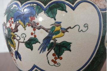 中古　高級品!!　高島屋デパート購入　九谷焼　鮮やかな色使いの花鳥図が美しいテーブルスタンド(テーブルランプ、テーブルライト、デスクスタンド、スタンドライト、卓上照明、間接照明)(定価約8万円)(R-082162)