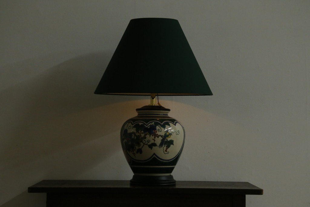 中古　高級品!!　高島屋デパート購入　九谷焼　鮮やかな色使いの花鳥図が美しいテーブルスタンド　定価約8万円　(R-082162)