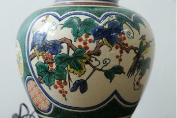 中古　高級品!!　高島屋デパート購入　九谷焼　鮮やかな色使いの花鳥図が美しいテーブルスタンド　定価約8万円　(R-082162)