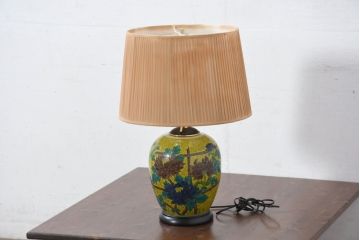 中古　高級品!!　高島屋デパート購入　九谷焼　鮮やかな色使いの花文様が美しいテーブルスタンド(テーブルランプ、テーブルライト、デスクスタンド、スタンドライト、卓上照明、間接照明)(定価約8万円)(R-082163)