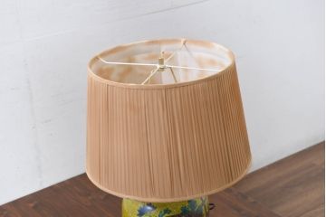 中古　高級品!!　高島屋デパート購入　九谷焼　鮮やかな色使いの花文様が美しいテーブルスタンド(テーブルランプ、テーブルライト、デスクスタンド、スタンドライト、卓上照明、間接照明)(定価約8万円)(R-082163)