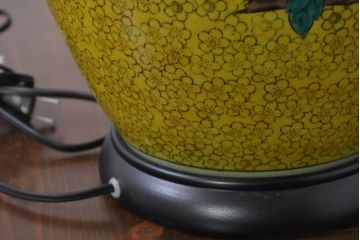 中古　高級品!!　高島屋デパート購入　九谷焼　鮮やかな色使いの花文様が美しいテーブルスタンド(テーブルランプ、テーブルライト、デスクスタンド、スタンドライト、卓上照明、間接照明)(定価約8万円)(R-082163)
