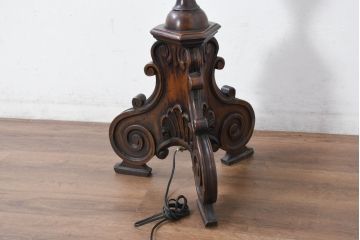 海外アンティーク　高級品!!　2灯　上質な作り込みのカービングが魅力的なフロアスタンド(スタンドライト、スタンド照明)(R-082167)