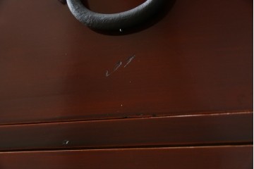 和製アンティーク　上手物!!　前面漆溜め塗り　内部桐(キリ)材　作りの良い金具の関西衣装箪笥　(R-082170)