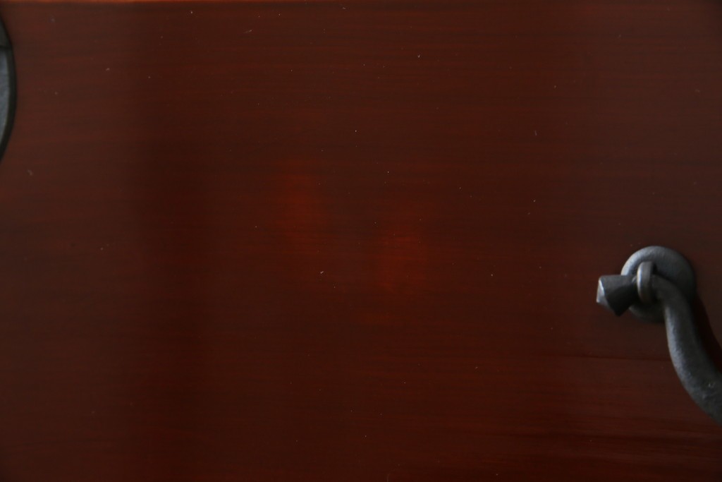 和製アンティーク　上手物!!　前面漆溜め塗り　内部桐(キリ)材　作りの良い金具の関西衣装箪笥　(R-082170)