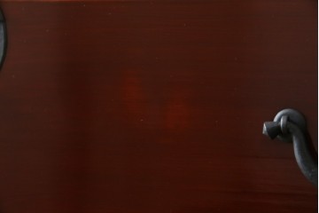 和製アンティーク　上手物!!　前面漆溜め塗り　内部桐(キリ)材　作りの良い金具の関西衣装箪笥　(R-082170)