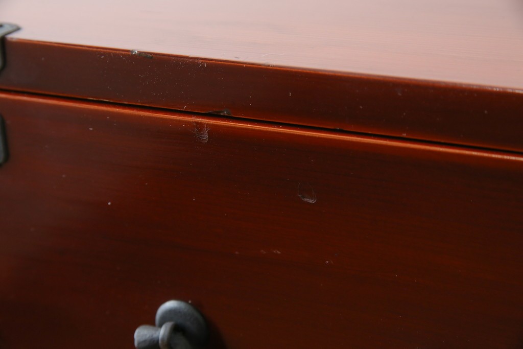 和製アンティーク　上手物!!　前面漆溜め塗り　内部桐(キリ)材　作りの良い金具の関西衣装箪笥　(R-082170)