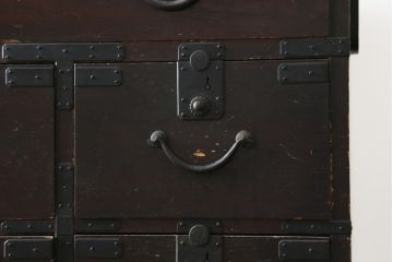 和製アンティーク　上手物!!　大振り!!　総桐(キリ)材　シックで重量感ある佇まいが魅力の総桐関西衣装箪笥(和たんす、衣装タンス、収納箪笥、整理箪笥、引き出し、時代箪笥)(R-082173)