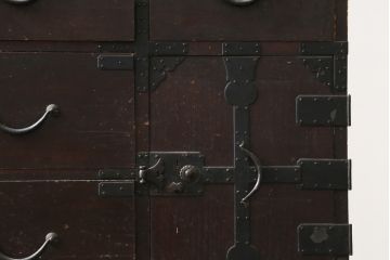 和製アンティーク　上手物!!　大振り!!　総桐(キリ)材　シックで重量感ある佇まいが魅力の総桐関西衣装箪笥(和たんす、衣装タンス、収納箪笥、整理箪笥、引き出し、時代箪笥)(R-082173)
