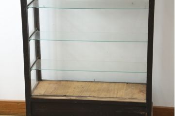和製アンティーク　どこか懐かしさを感じる小振りで薄型の商店ガラスケース(Gケース、ショーケース、ディスプレイケース、コレクションケース、陳列棚、飾り棚、店舗什器)(R-082174)