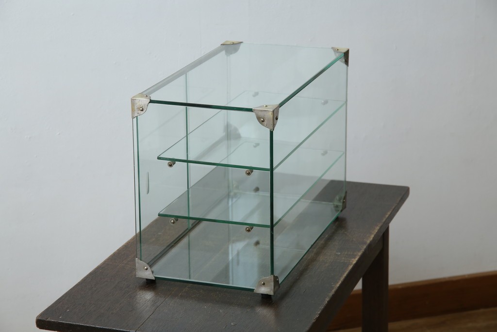 和製アンティーク　シンプルなデザインが取り入れやすい古い商店の卓上ガラスケース　(R-082175)