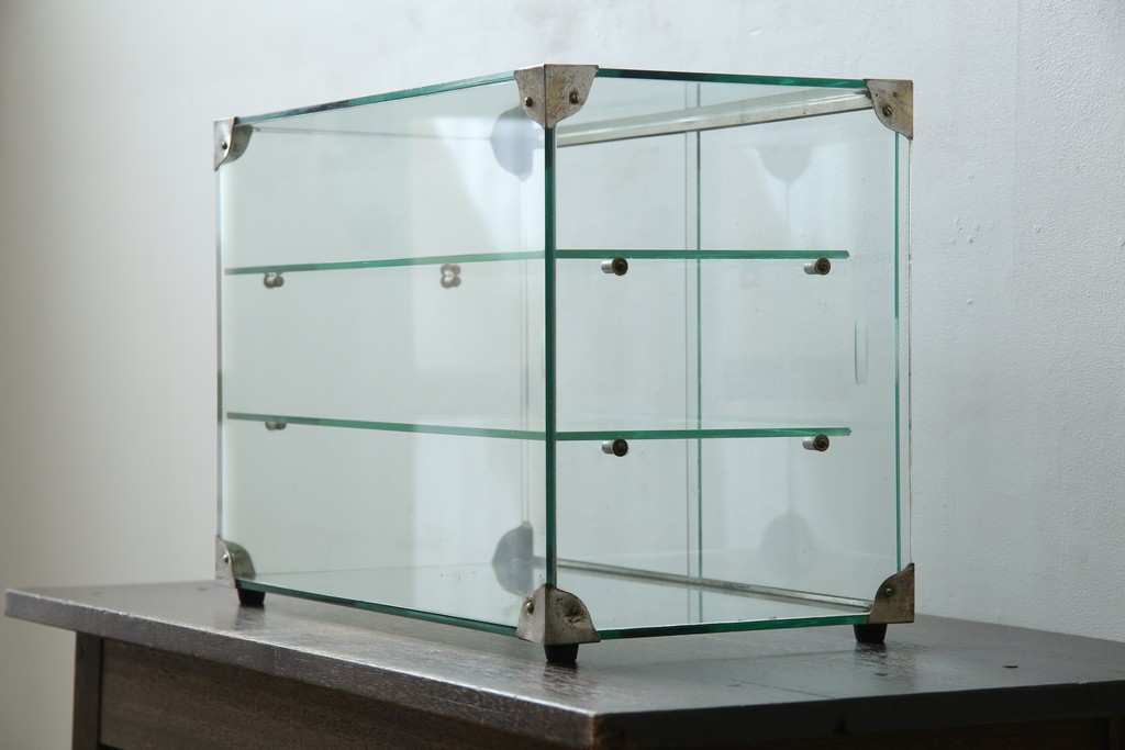 和製アンティーク　シンプルなデザインが取り入れやすい古い商店の卓上ガラスケース　(R-082175)