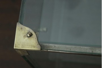 和製アンティーク　シンプルなデザインが取り入れやすい古い商店の卓上ガラスケース　(R-082175)