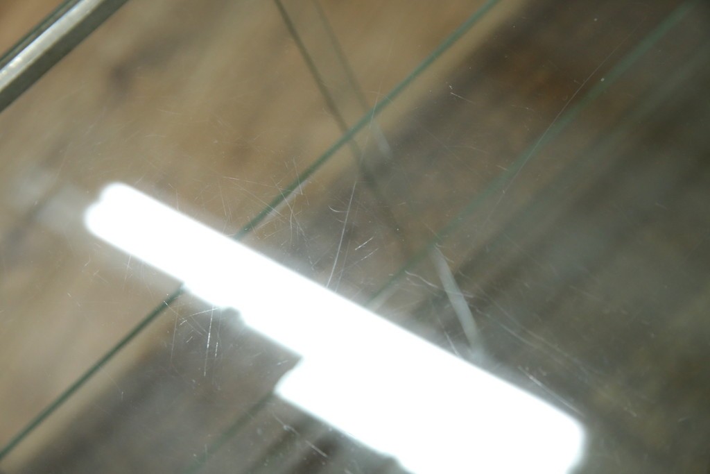 和製アンティーク　シンプルなデザインが取り入れやすい古い商店の卓上ガラスケース　(R-082175)