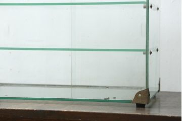 和製アンティーク　シンプルなデザインが取り入れやすい古い商店の卓上ガラスケース(Gケース、ショーケース、ディスプレイケース、コレクションケース、飾り棚、陳列棚、店舗什器)(R-082175)