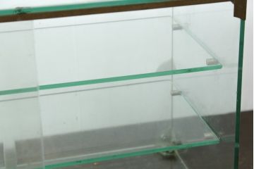和製アンティーク　シンプルなデザインが取り入れやすい古い商店の卓上ガラスケース(Gケース、ショーケース、ディスプレイケース、コレクションケース、飾り棚、陳列棚、店舗什器)(R-082175)