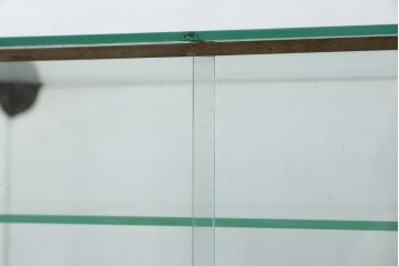 和製アンティーク　シンプルなデザインが取り入れやすい古い商店の卓上ガラスケース(Gケース、ショーケース、ディスプレイケース、コレクションケース、飾り棚、陳列棚、店舗什器)(R-082175)