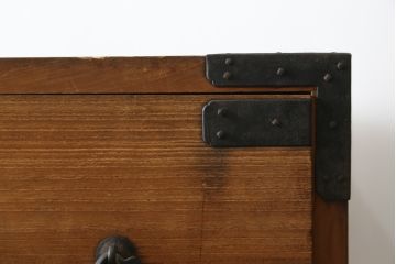 和製アンティーク　前面桐材　すっきりとしたデザインが魅力的な関西衣装箪笥(収納箪笥、整理たんす、和タンス、引き出し)(R-082180)