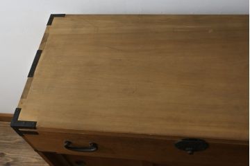 和製アンティーク　美品　檜(ヒノキ)材　時代の流れを感じる趣ある佇まいが魅力的な関西帳場箪笥(和箪笥、時代箪笥、収納タンス、整理たんす、引き出し、店舗什器)(R-082181)