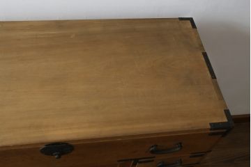 和製アンティーク　美品　檜(ヒノキ)材　時代の流れを感じる趣ある佇まいが魅力的な関西帳場箪笥(和箪笥、時代箪笥、収納タンス、整理たんす、引き出し、店舗什器)(R-082181)